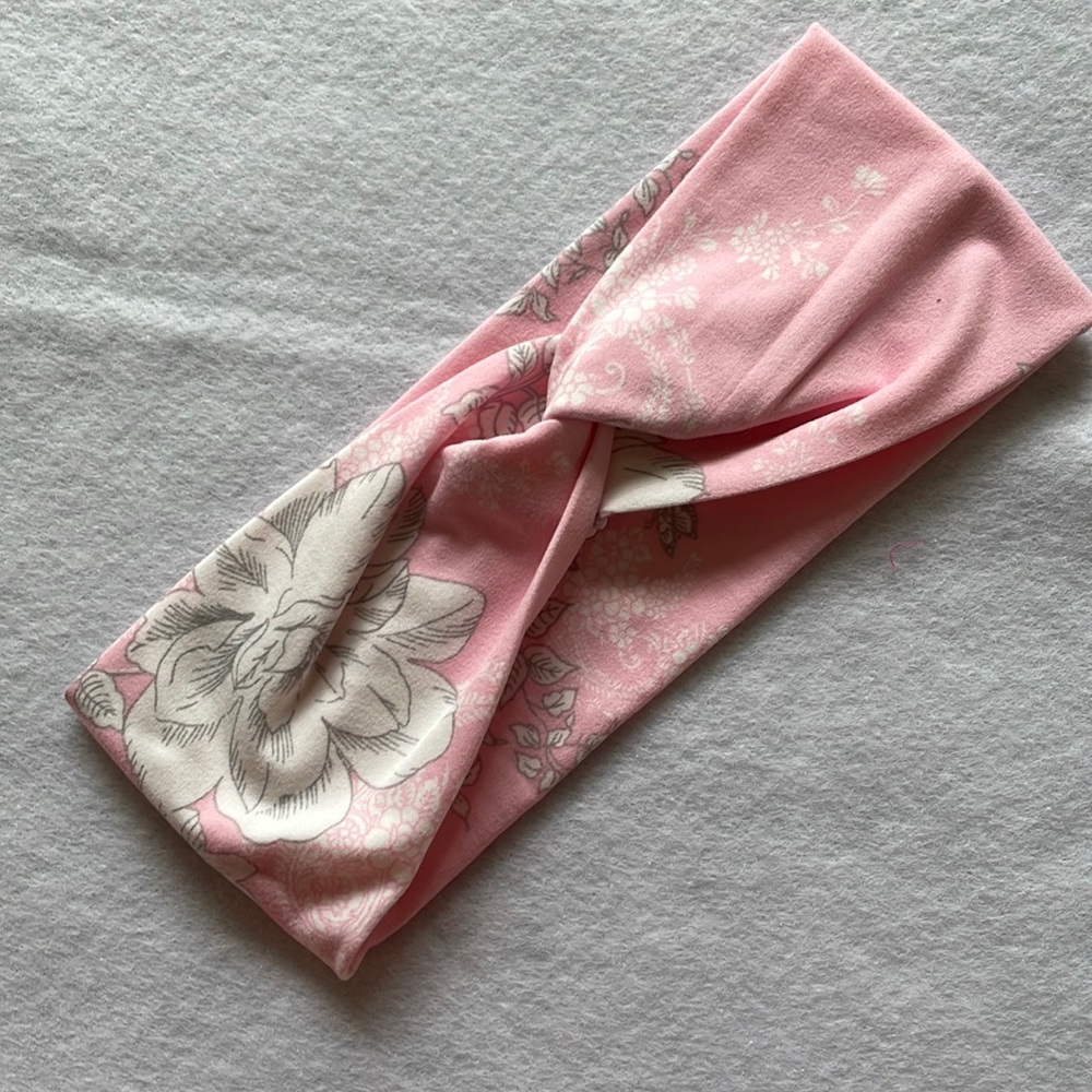 Front Twist Headband Pink w/ White Flowers Handmade